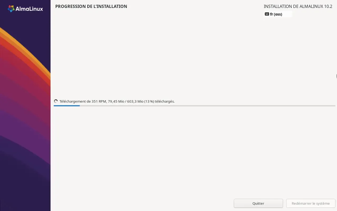 Progression de l'installation d'AlmaLinux 10, téléchargement des paquets