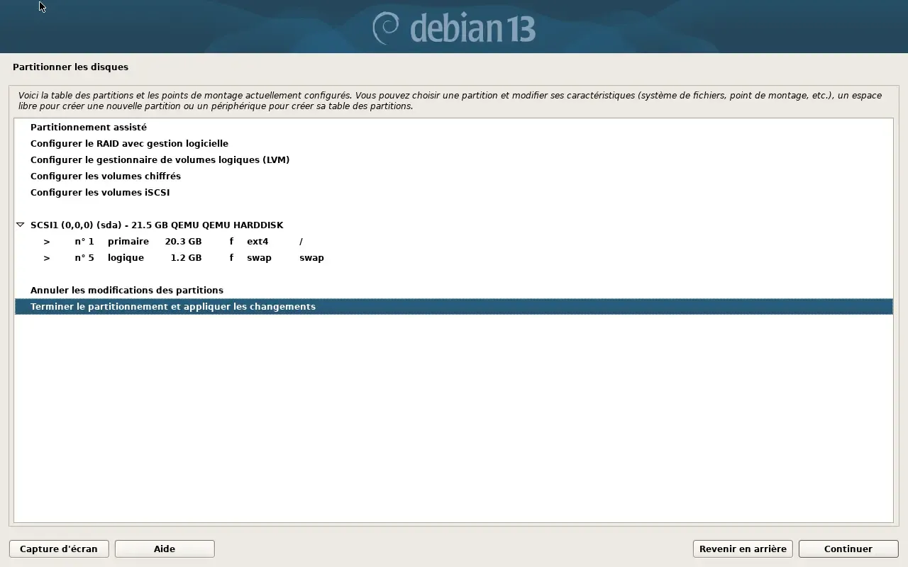 Récapitulatif du partitionnement dans l'installateur Debian 13