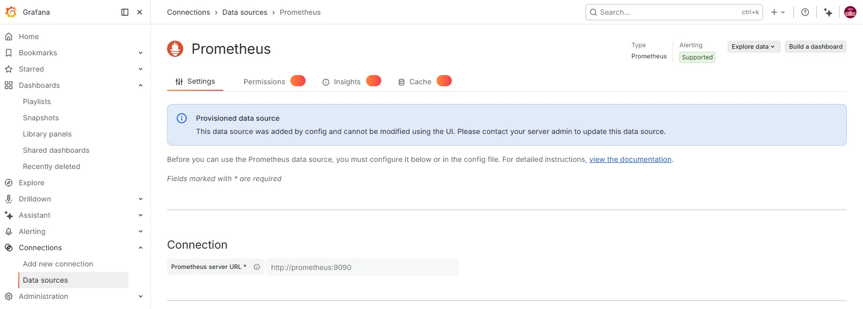 Datasource Prometheus provisionnée dans Grafana : bandeau indiquant qu'elle est gérée par la configuration et non modifiable dans l'interface
